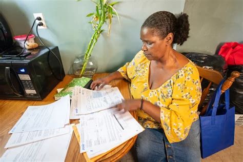 Avoid door to door energy scams .